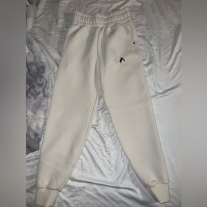 Alphalete High waisted Joggers